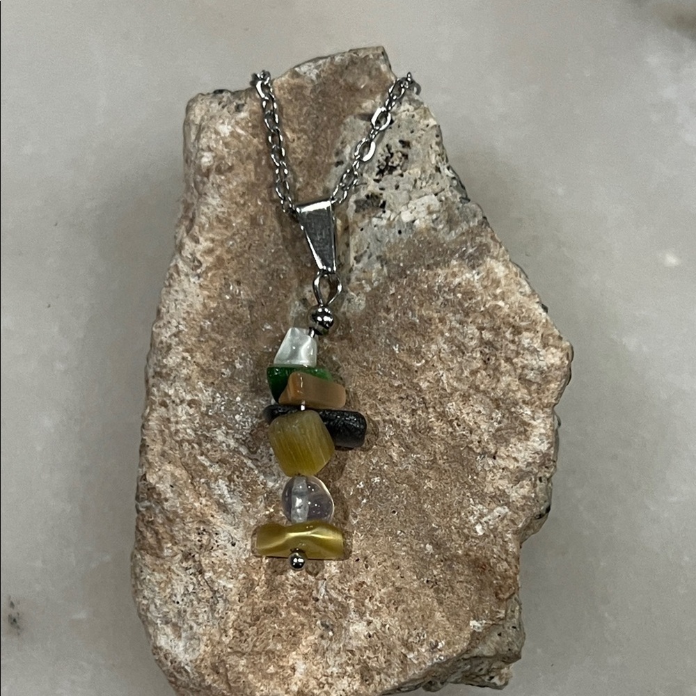 Multicolor Stone Pendant Necklace